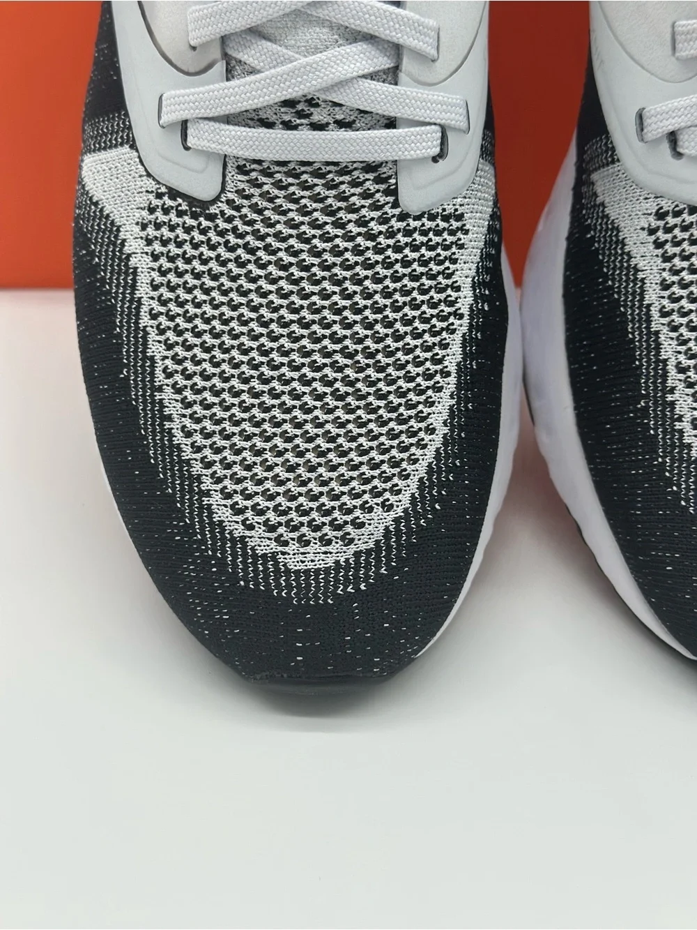 Nike Men's Black, White & Purple Running Sneakers